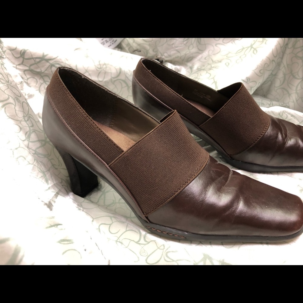 A2 Aerosoles Cintax pumps Size 8